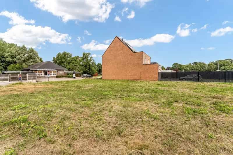 Leuk perceel 779m2 halfopen bebouwing