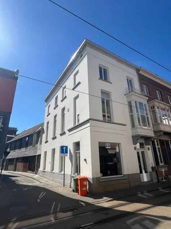 Appartement Te Koop  Eén Slaapkamer  Recent gerenoveerd