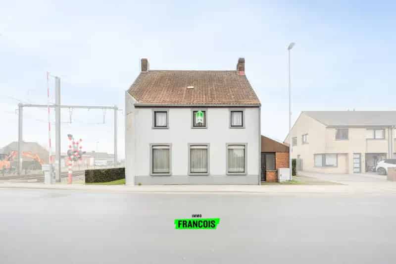 Te renoveren woning 4 slaapkamers Zedelgem
