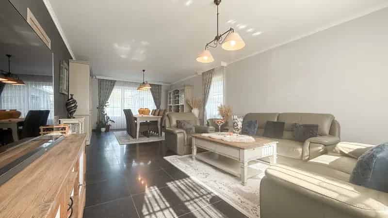 Huis te huur Houthalen: 6 slaapkamers, 3 badkamers, nieuwbouw villa