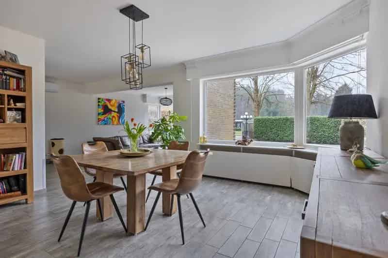 Tijdloze Parel in het Groen - Gerenoveerde Vrijstaande Woning