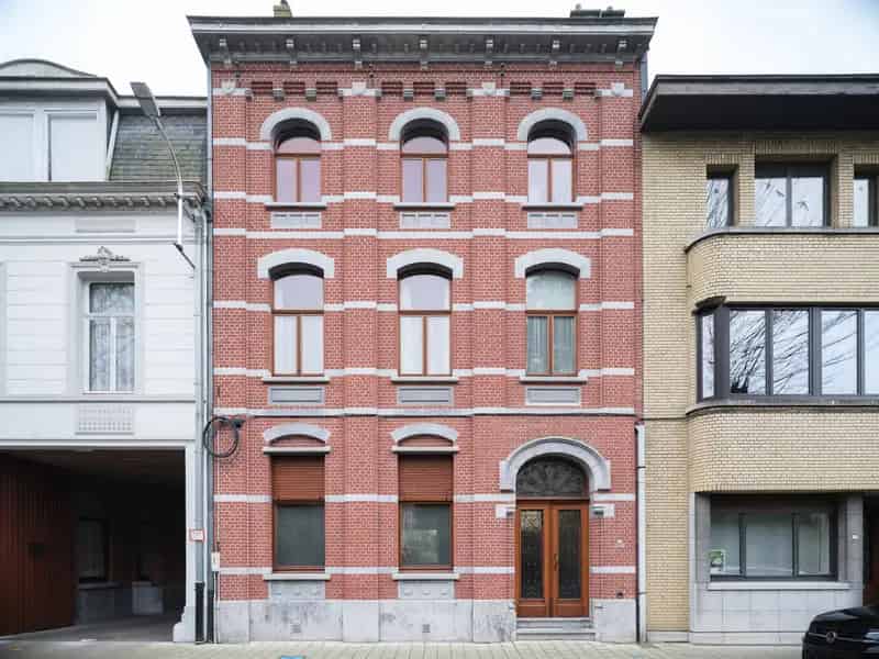 Charmante Burgerwoning: Grandeur en Warmte