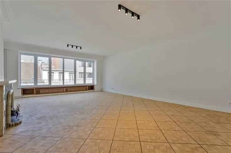 Appartement Te Koop Antwerpen: 3 Slaapkamers, High-End Renovatie