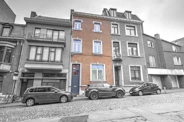 5 Slaapkamer Huis Te Koop Laveu Nabij Centrum