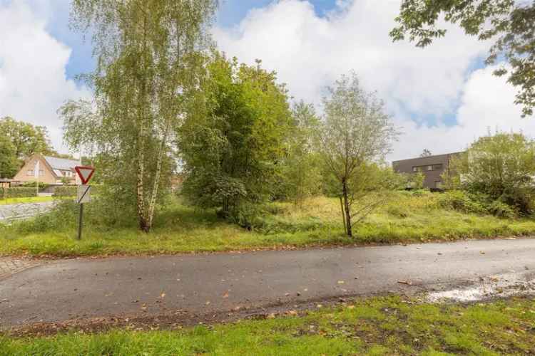 Interessant gelegn bouwgrond met een oppervlakte van ca 1047 m²