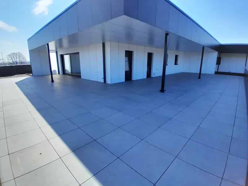 Energieneutraal Appartement 150m² + Terras 150m² te Huur Maaseik