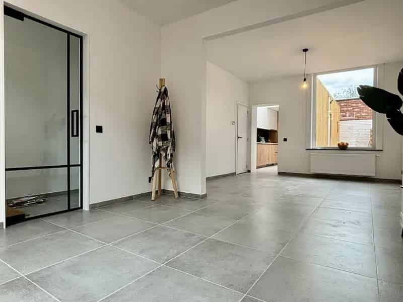Gerenoveerde Rijwoning Kuurne Nabij Centrum