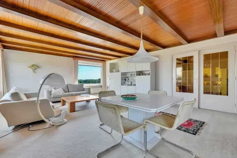 Ruim lichtrijk 3-slaapkamer appartement te koop in Genk
