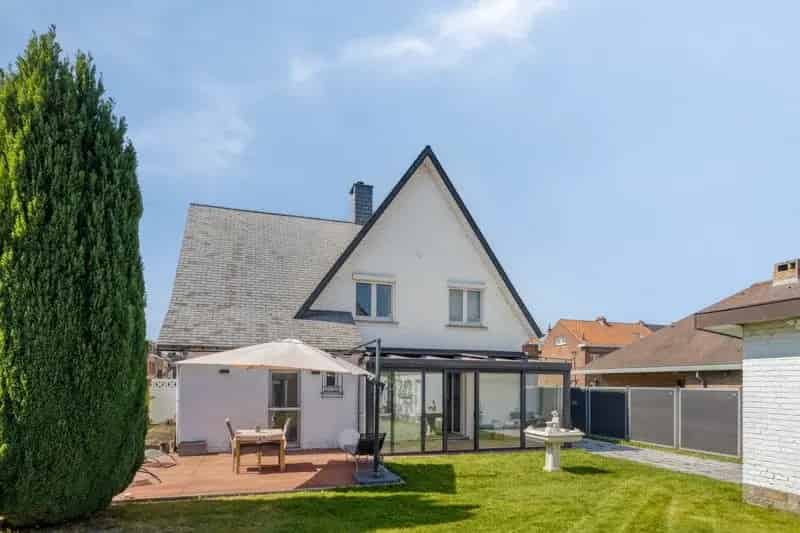 Ruime Lichtrijke Villa Met Garage Te Koop