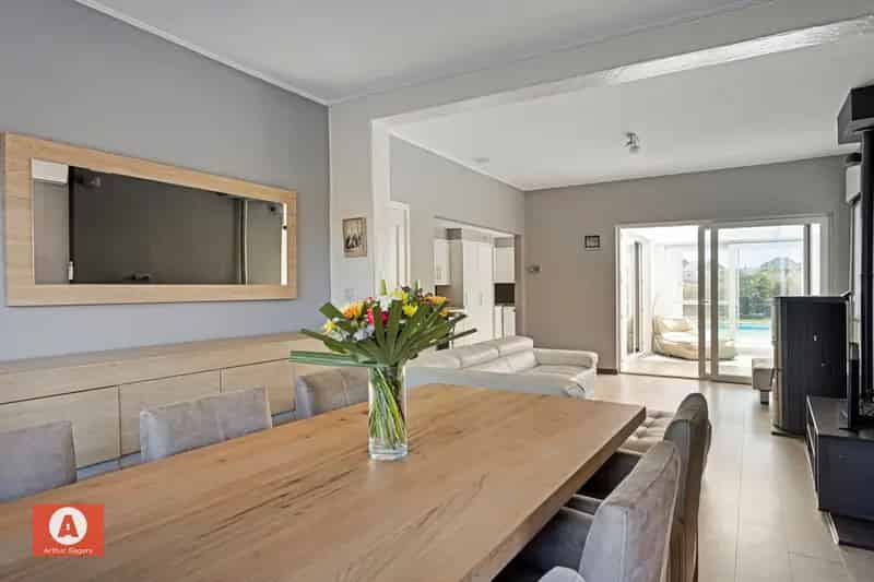 Energiezuinige woning met zwembad en zuidgerichte tuin