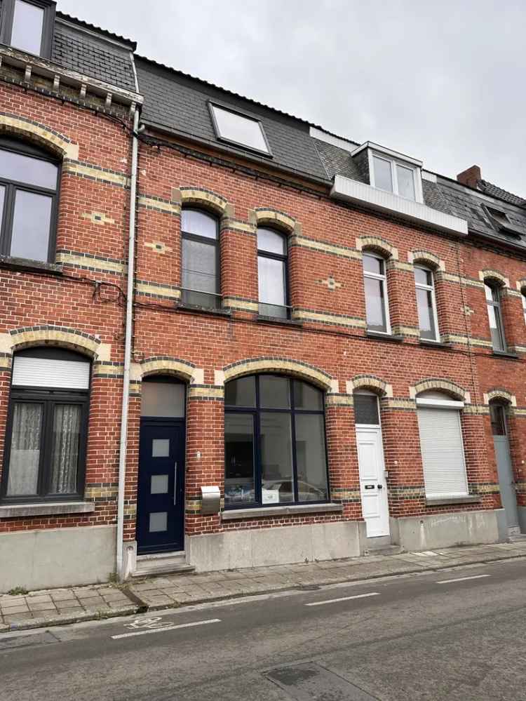 Huis te huur in charmante familiewoning met vier slaapkamers