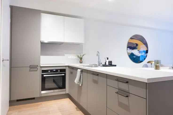 Te koop 3-slpk appartement Sint-Agatha-Berchem met groot terras