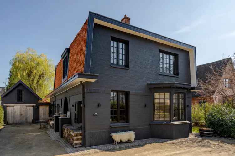 Villa te koop Brasschaat 3 slaapkamers tuin