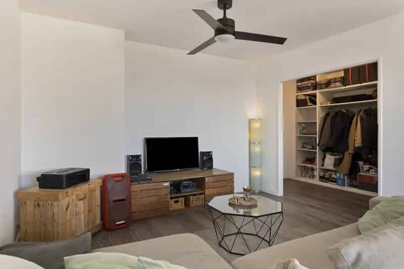 Appartement te koop: gerenoveerd 2 slaapkamers ruim terras
