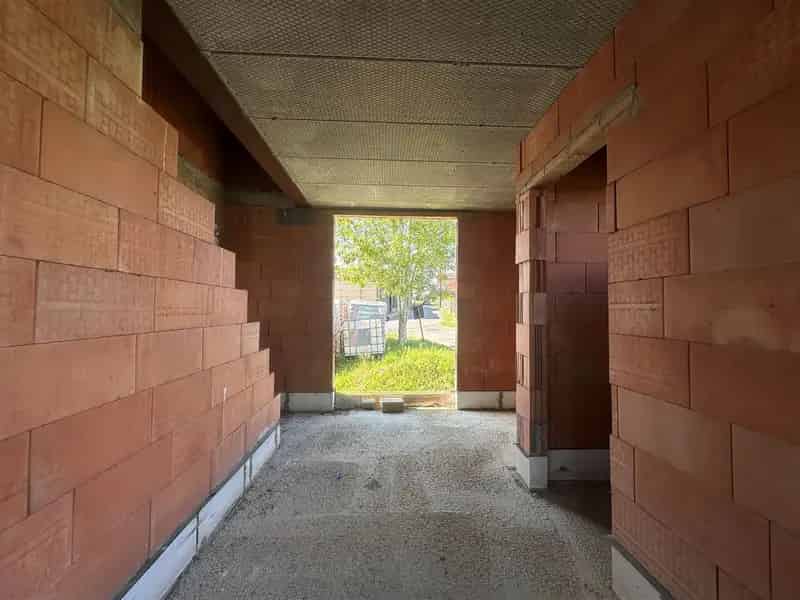 Huis te koop Brakel: Ruwbouw woning met veel potentieel