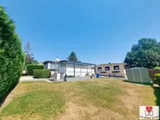 Bungalow te koop Froidchapelle - Caravan met veranda en tuin