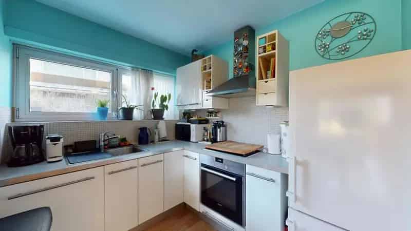 Appartement te Evere Nabij NATO 64m² 1 Slaapkamer Terras Garage