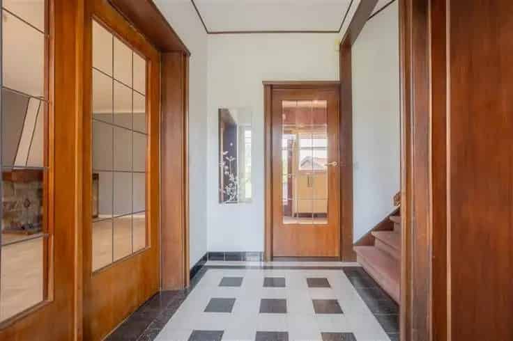 Bungalow te koop: Rustige ligging, 2 slaapkamers, tuin en garage