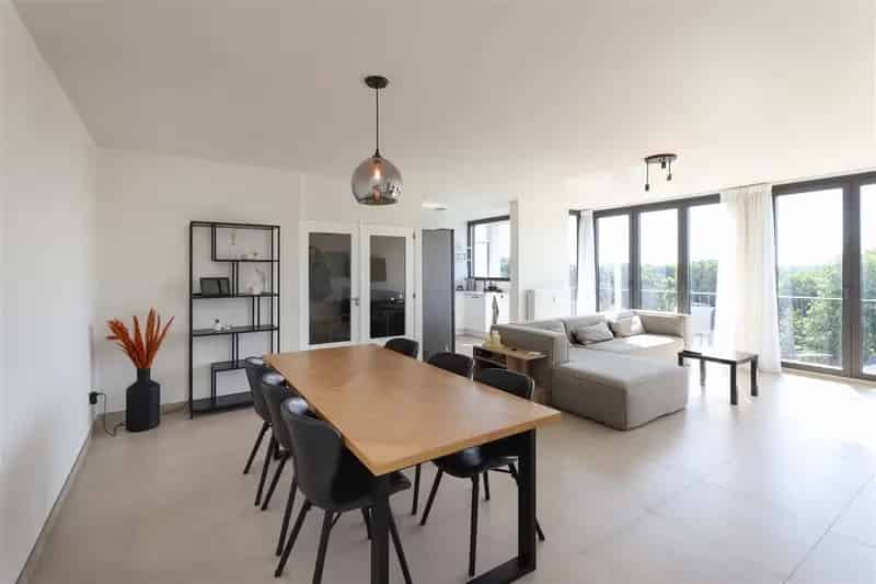Appartement te koop Genk 3 slaapkamers modern gerenoveerd