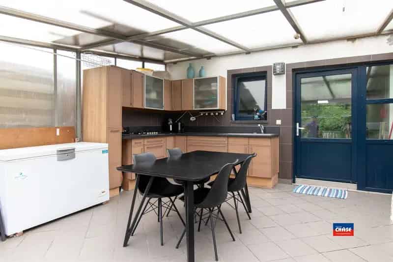 Gerenoveerde Rijwoning 4 5 Slaapkamers Grote Tuin