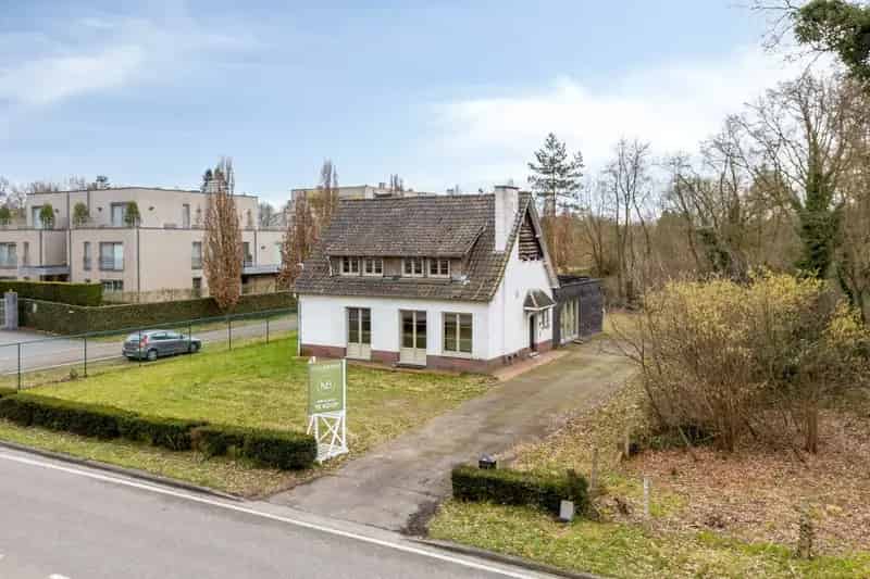 Gerenoveerde 5 Slaapkamer Woning