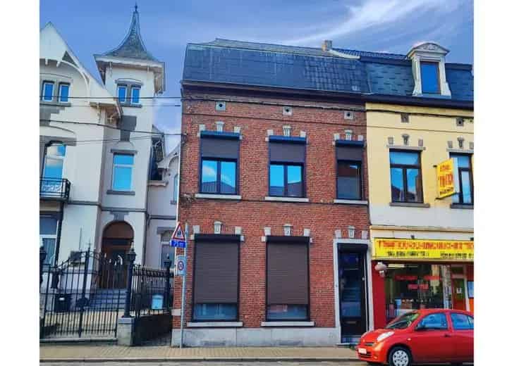 Huis Te Koop: Studio en Commercieel Pand