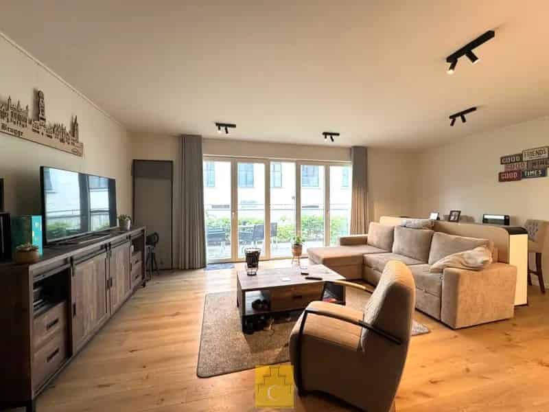 Appartement te koop Brugge: gelijkvloers met terras en garage