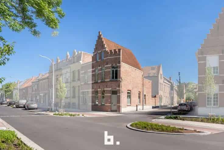 Huis Te Koop Sint-Kruis: Ruime Hoekwoning 2 Slaapkamers