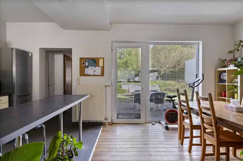 Gezinswoning te koop met tuin en garage