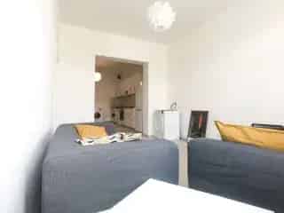 Kamer te Huur Schaerbeek - Ruim Appartement Nabij Park en Openbaar Vervoer