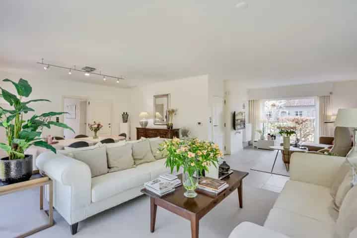 Huis te koop Merelbeke: Villa met bos en tuin