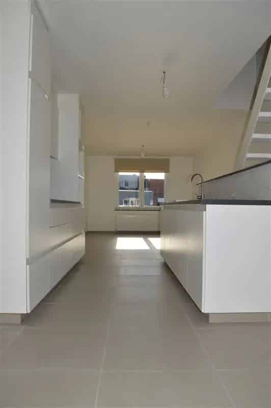 Huis te huur: Instapklare woning met garage en ruim terras