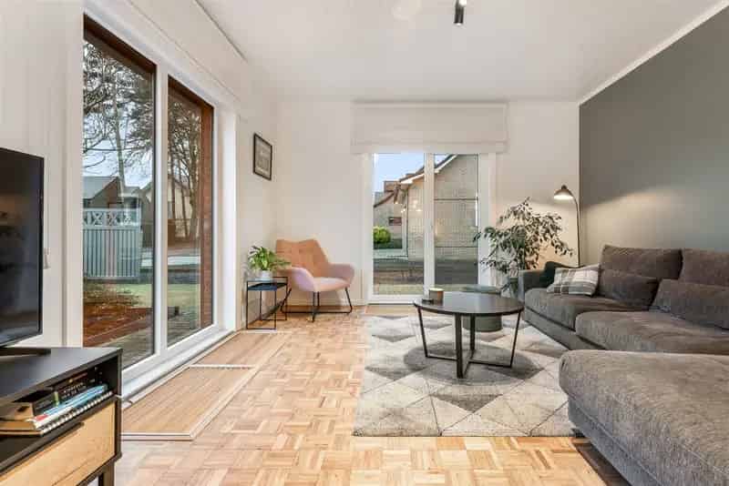 Ruime Gelijkvloerse Woning Met Zonnepanelen