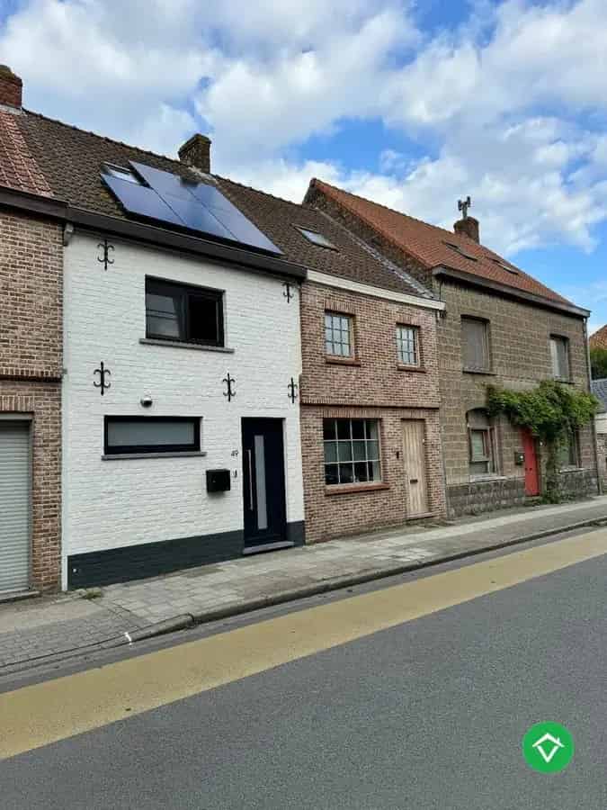 Huis te koop Eernegem: Instapklare woning 2 slaapkamers