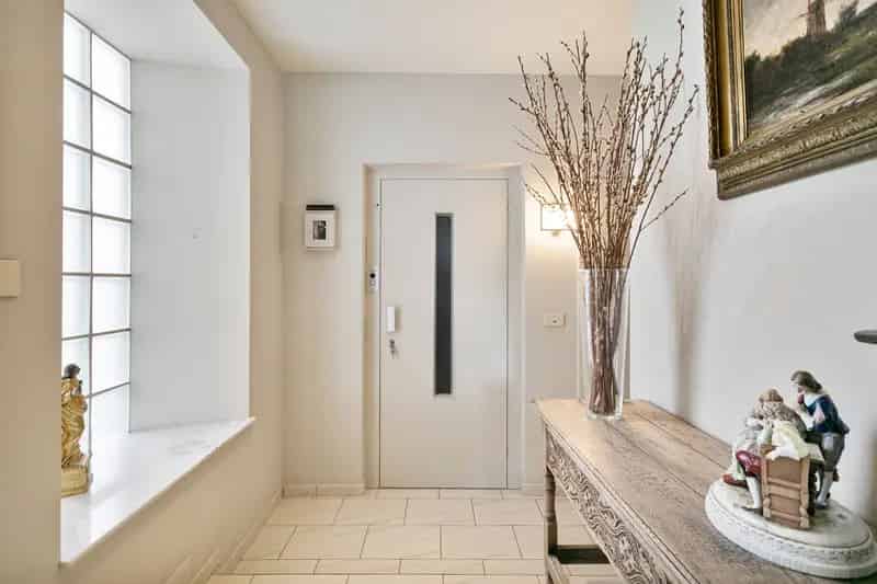 Ruim Hoekappartement Diksmuide Markt