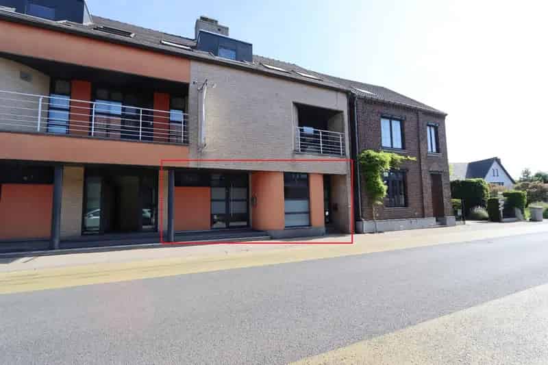 Commercieel pand op goedbereikbare locatie in Rotem
