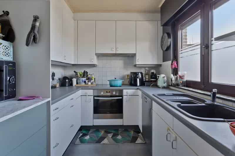 Huis te koop in Blaasveld: Ruime bel-etagewoning met 3 slaapkamers en dubbele garage