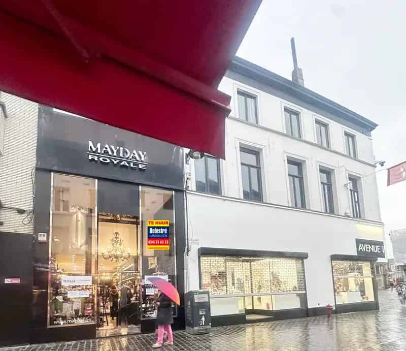 Modern Commercieel Gebouw Grote Markt