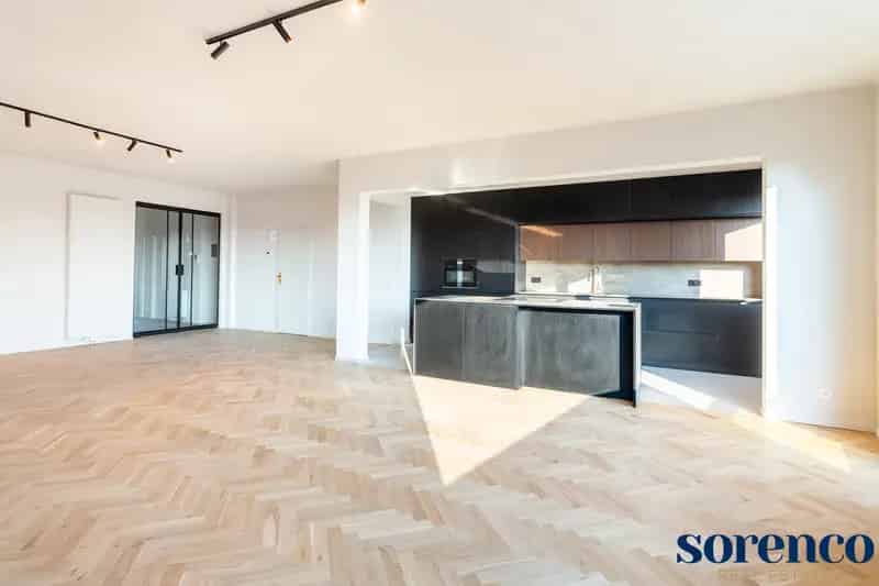 Albertpark: Luxe 3 Slaapkamer Appartement te Koop
