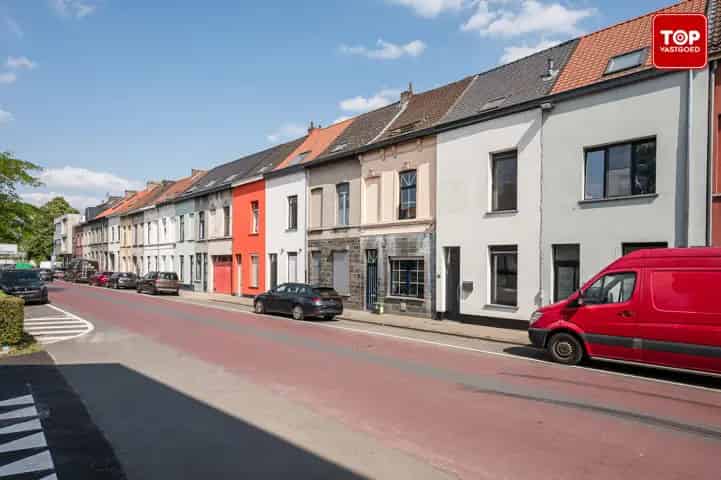 Huis te koop Sint-Amandsberg: gerenoveerde woning nabij centrum