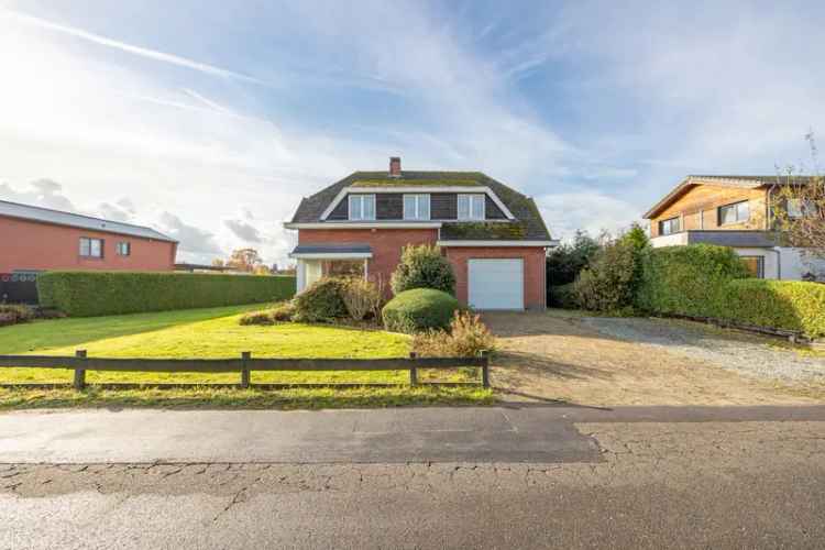 Huis te koop: 3 slaapkamers, 1150m² perceel, te renoveren