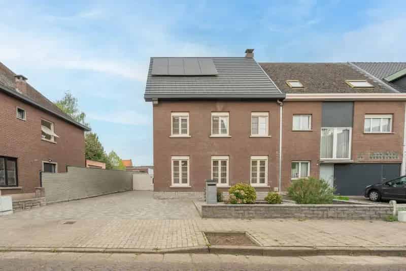 Huis te huur 4 slaapkamers  Ruime garage Zonnepanelen