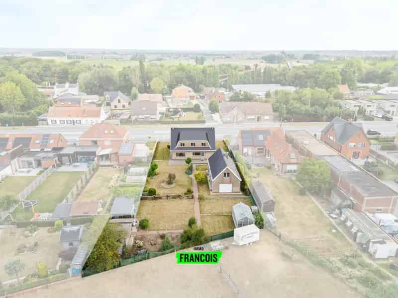Riante villa met bijgebouw te koop in Zillebeke