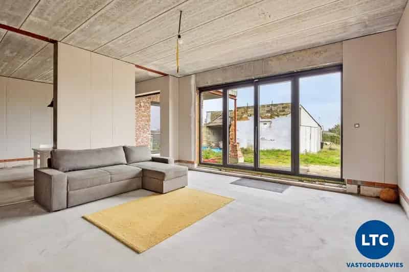 Vernieuwde woning te koop in Budingen