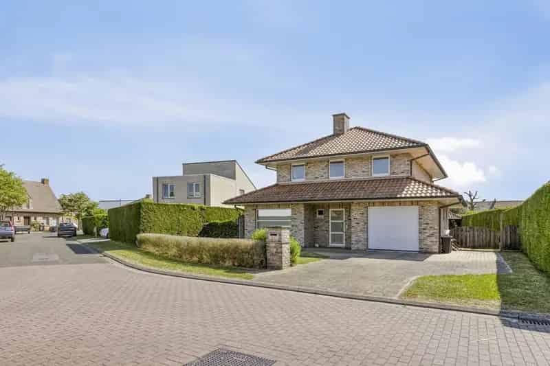 Lichtrijke Villa 3 Slaapkamers te Koop Uitkerke