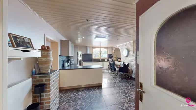 Zeer ruime woning 5 slaapkamers nabij ziekenhuis