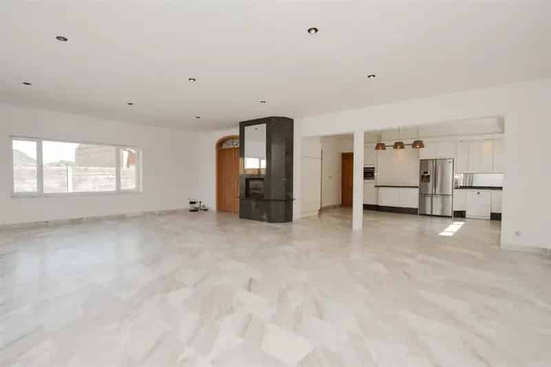 Huis te koop in Stekene: 3 slaapkamers, garage en tuin