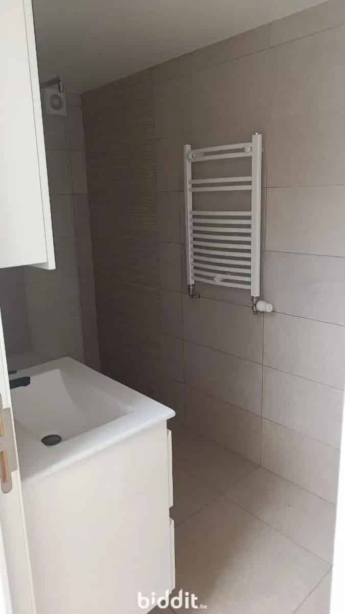 GERENOVEERDE RIJWONING MET MOOIE KOER