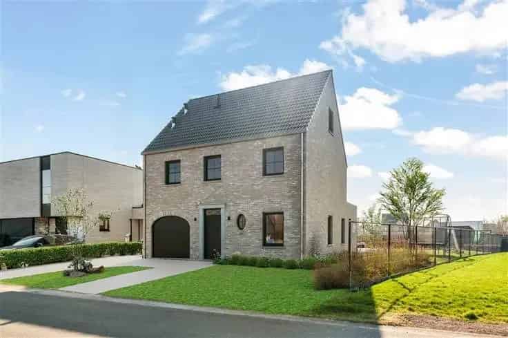 Huis Te Koop: Ruime Energiezuinige Woning Kindvriendelijke Ligging