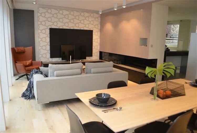 Duplex Appartement te Koop: Luxe Gemeubeld met Terras